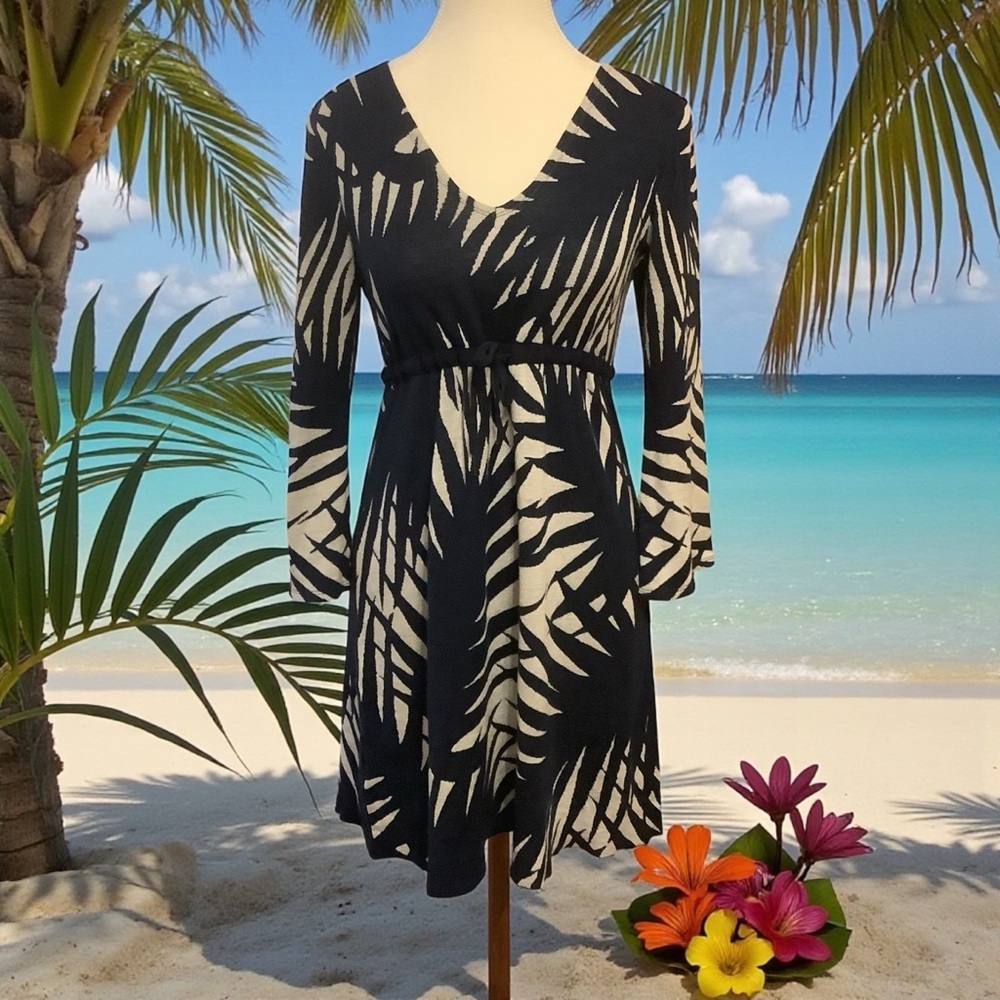 TOMMY BAHAMA BLUE & WHITE PALM TREE PRINT LONG SLEEVE V-NECK DRESS/ Size M